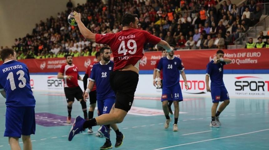 Can &Ccedil;elebi, tecr&uuml;belerini gen&ccedil;lere aktarıyor