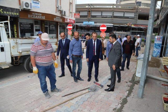 Belediye Başkanı Rasim Arı, Lale Caddesinde incelemelerde bulundu