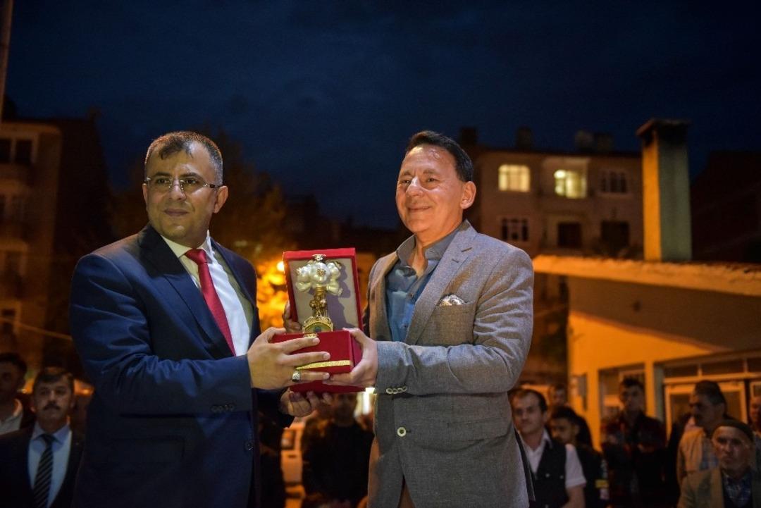 Taşk&ouml;pr&uuml; Belediyesi, 5 bin kişilik toplu iftar verdi