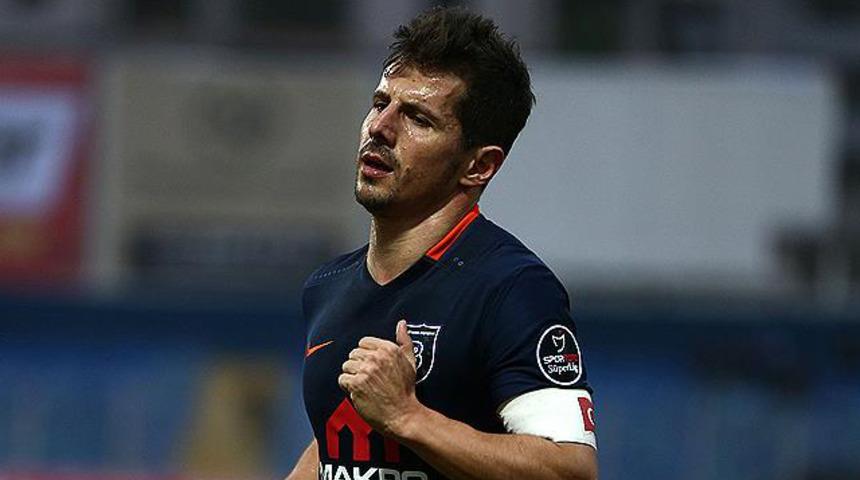 Emre Belözoğlu yeniden Fenerbahçe yolunda