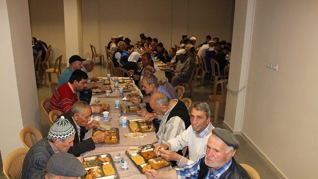 Kula protokolü, STSO’nun iftar programına katıldı