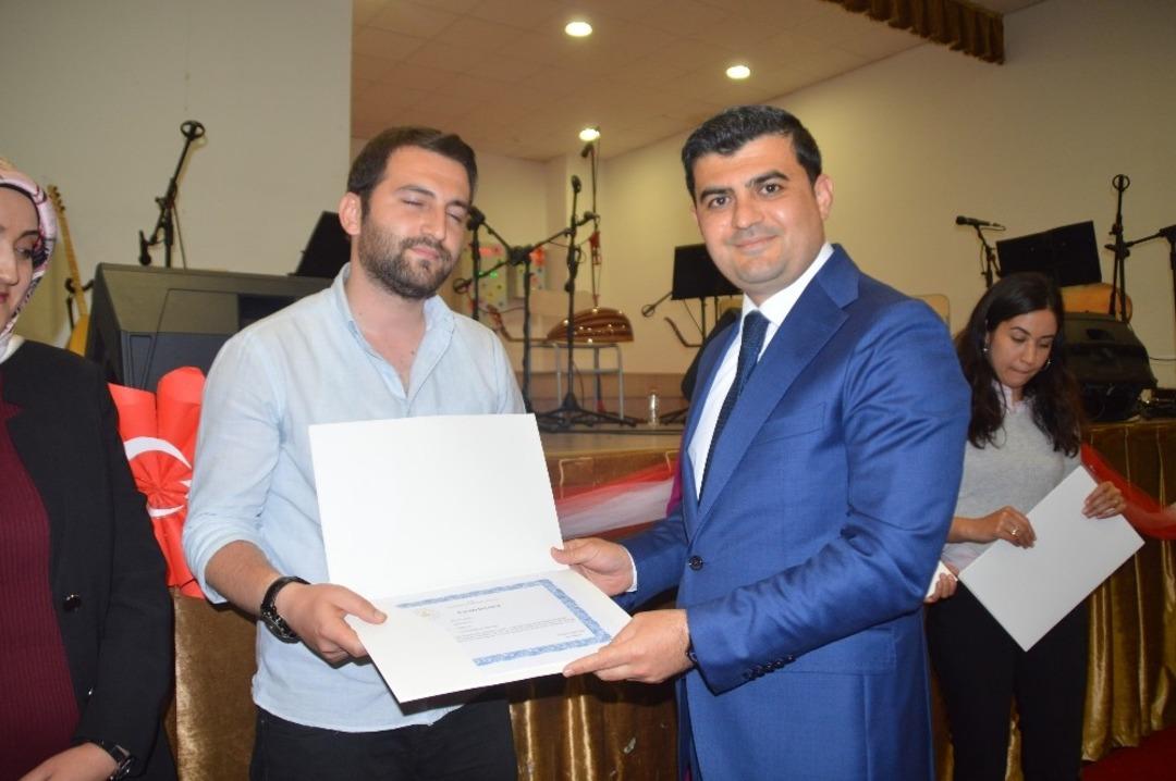 Kaymakam Sarı 43 personele başarı belgesi verdi