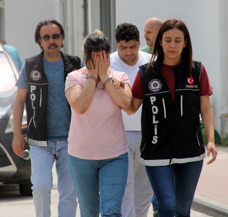 Kocasıyla birlikte yakalanınca gözyaşlarını tutamadı G1