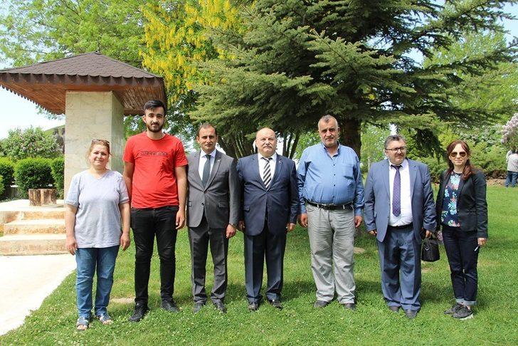 Dumlupınar’da Şehitlik tanıtım ve çevre düzenleme çalışmaları G2