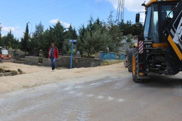 Büyükşehir mezarlıklarda bayram hazırlığı