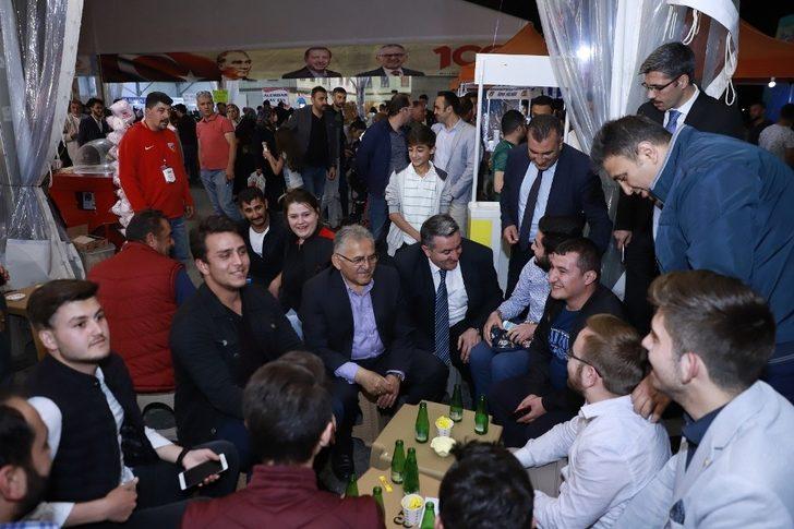 Uğur Işılak Kayseri’de sevenleriyle buluştu G3