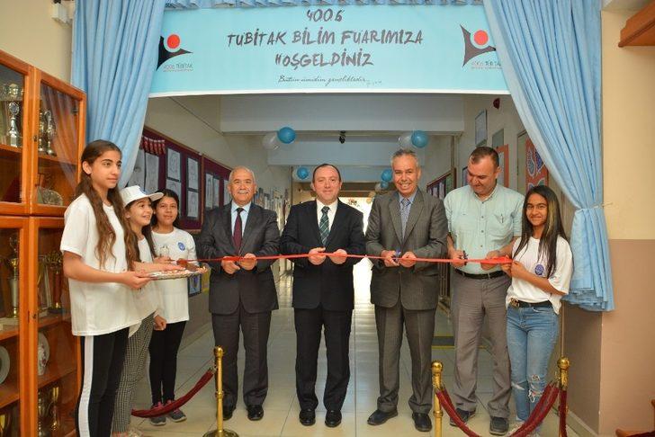 Öğrencilerden 4006 TÜBİTAK Fuarı G1