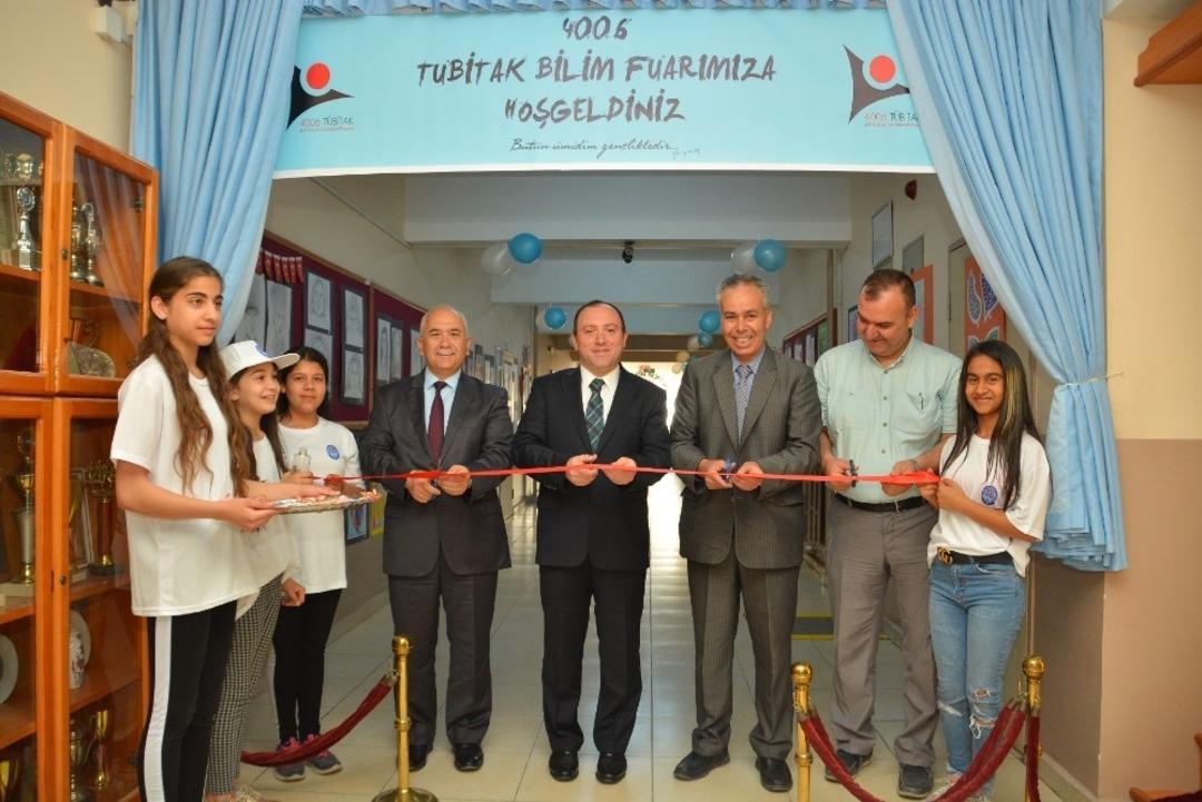 &Ouml;ğrencilerden 4006 T&Uuml;BİTAK Fuarı