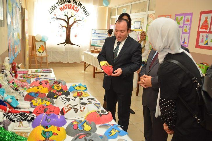 Öğrencilerden 4006 TÜBİTAK Fuarı G2