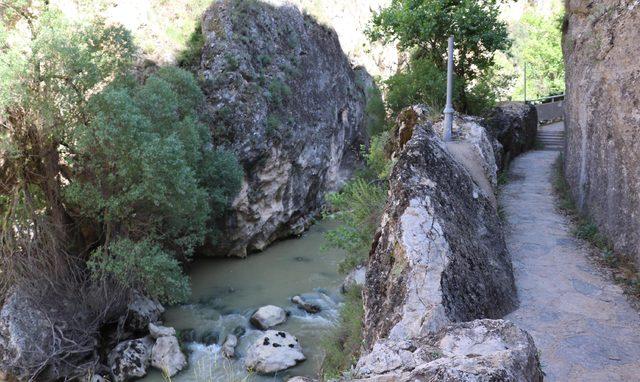 Denizli'nin gizli cenneti Çal Kanyon'u keşfedilmeyi bekliyor