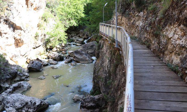 Denizli'nin gizli cenneti Çal Kanyon'u keşfedilmeyi bekliyor