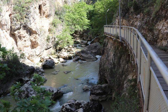 Denizli'nin gizli cenneti Çal Kanyon'u keşfedilmeyi bekliyor