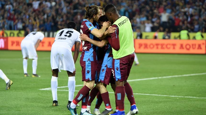 Trabzonspor, üçüncülük umuduyla Çaykur Rizespor karşısına çıkıyor