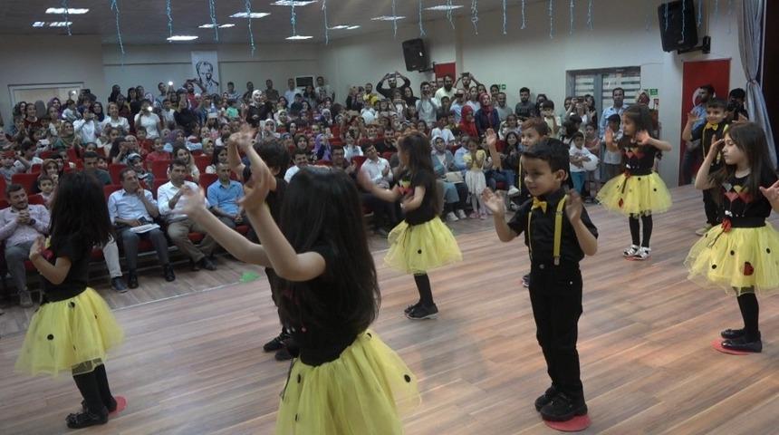 Kulplu minik &ouml;ğrencilerden yıl sonu etkinliği