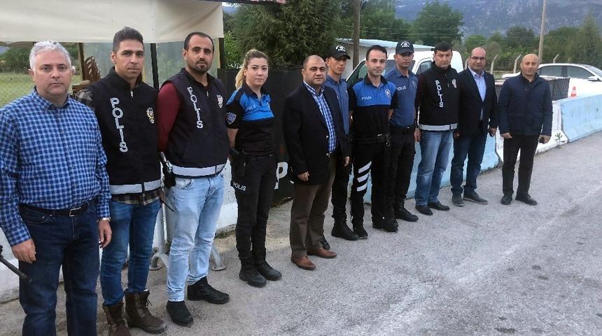 Emniyet M&uuml;d&uuml;r&uuml; iftarını n&ouml;bet&ccedil;i personelle a&ccedil;tı