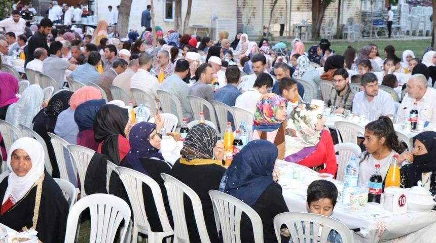 G&ouml;&ccedil;menler iftarda buluştu