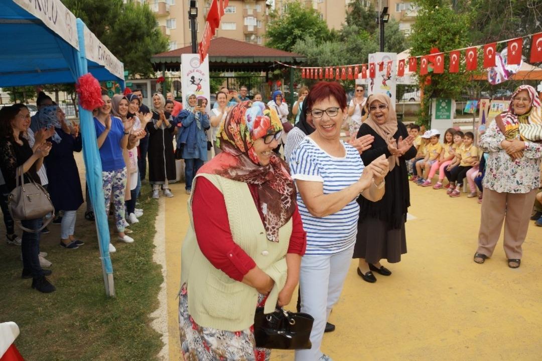 Geleneksel oyunla &ccedil;ocuklar gibi eğlendiler