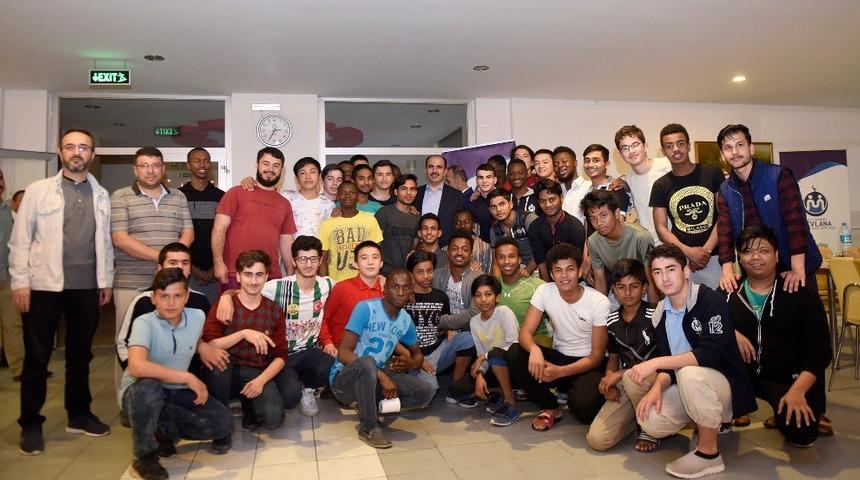 Başkan Altay, &ouml;ğrencilerin sahur bereketine ortak oldu