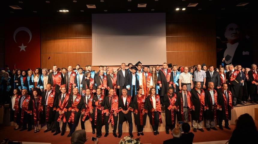 KM&Uuml; Teknik Bilimler Meslek Y&uuml;ksekokulunda mezuniyet coşkusu