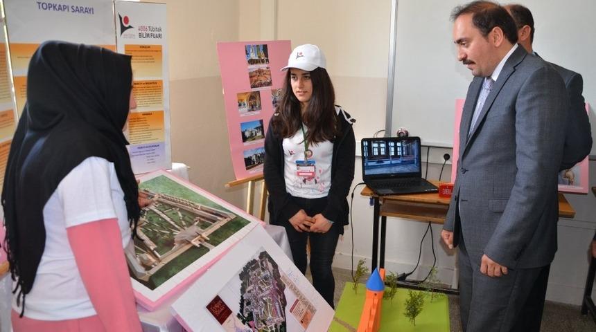 Kaymakam Demirkol 4006 T&Uuml;BİTAK Bilim Fuarına katıldı