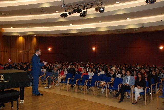 Prof. Dr. Hasan Türkez, Bilkent Okulları’nda konferans verdi