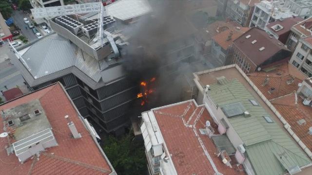 Kadıköy'deki hastanede yangınının havadan fotoğrafları 