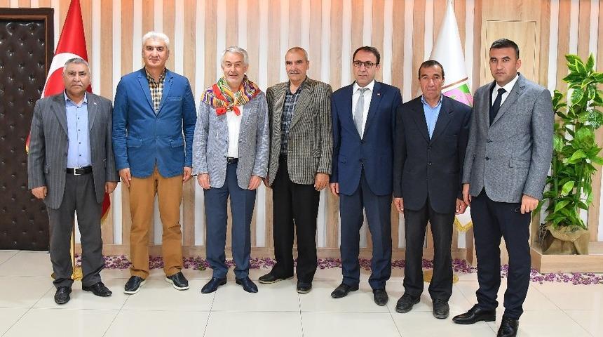 Y&ouml;r&uuml;k T&uuml;rkmen Derneklerinden Başkan Başdeğirmen&rsquo;e destek ziyareti