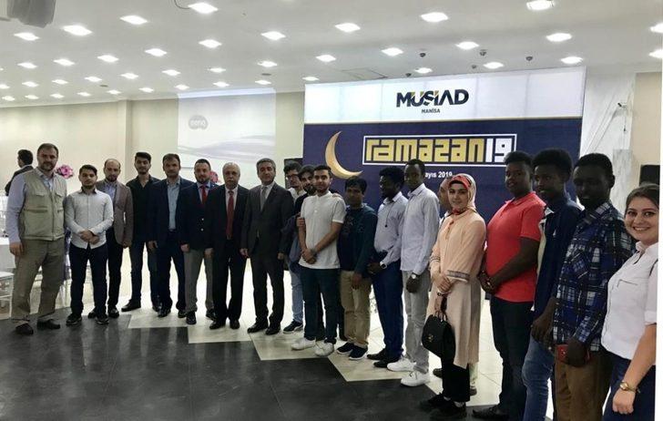 Manisa MÜSİAD iftar sofrasını öğrencilerle paylaştı G1