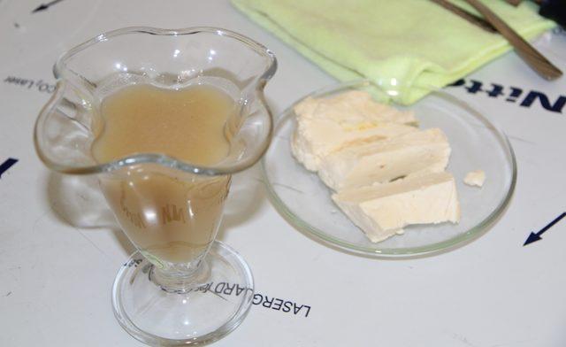 Sınıf öğretmeni, organik peynir mayası üretti