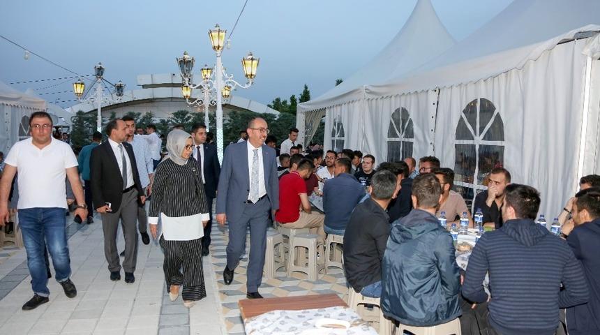 Meram Belediyesi ailesi iftarda buluştu