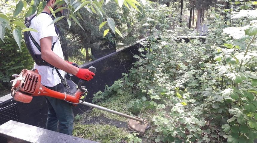 Darıca’da mezarlıkların bakım ve temizliği yapılıyor