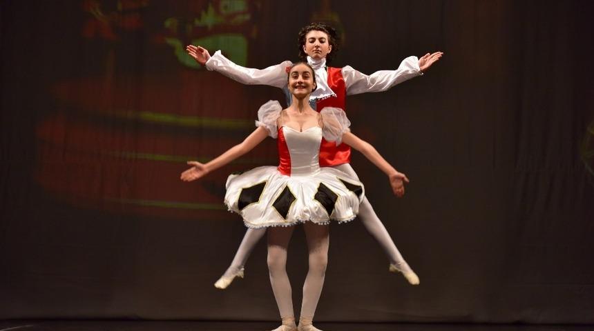 Bale &Ouml;ğrencilerinin yıl sonu g&ouml;sterileri