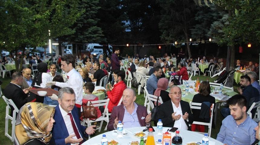 Divapan ailesi iftarda buluştu