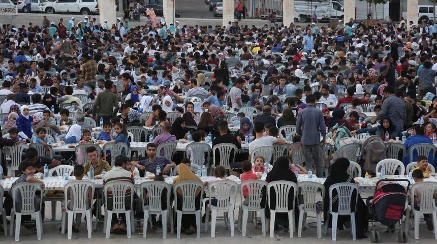 Başkan Kuş iftarını vatandaşlarla a&ccedil;tı