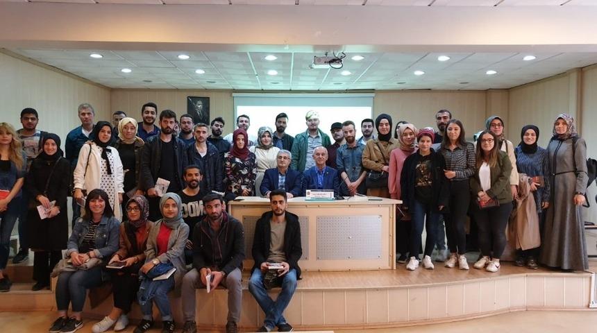 Duayen Gazeteci gen&ccedil; iletişimcilerle buluştu