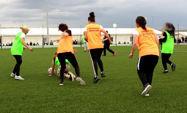 Kadın mahkumlar arasında futbol turnuvası