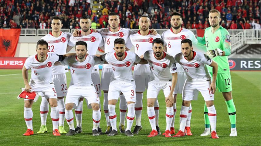 Milli yıldız Ronaldo'nun takım arkadaşı oluyor!