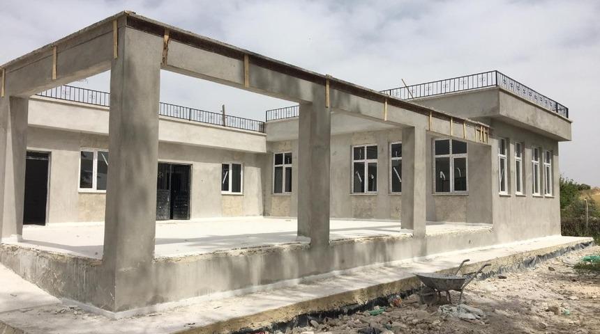 Karaköprü’de çok amaçlı salonlar inşa ediliyor