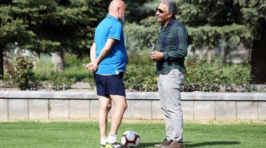 Kayserispor Karaman ile anlaştı