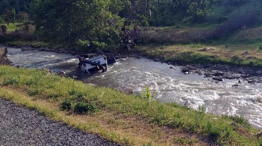 Şirvan&rsquo;da ara&ccedil; dereye u&ccedil;tu: 1 yaralı