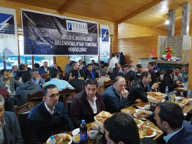 VEDAŞ ve VEPSAŞ çalışanları iftar yemeğinde bir araya geldi