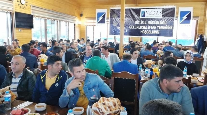 VEDAŞ ve VEPSAŞ &ccedil;alışanları iftar yemeğinde bir araya geldi