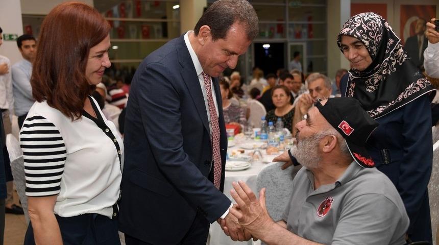 Başkan Se&ccedil;er, şehit aileleri ve gazilerle iftarda buluştu