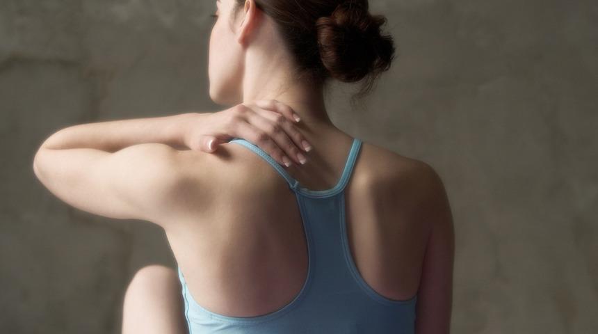 Omuz masajı ağrıyı tetikliyor!