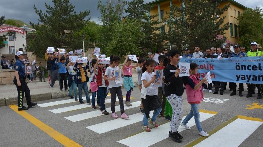 Tercan’da ”Öncelik Hayatın Öncelik Yayanın” etkinliği yapıldı