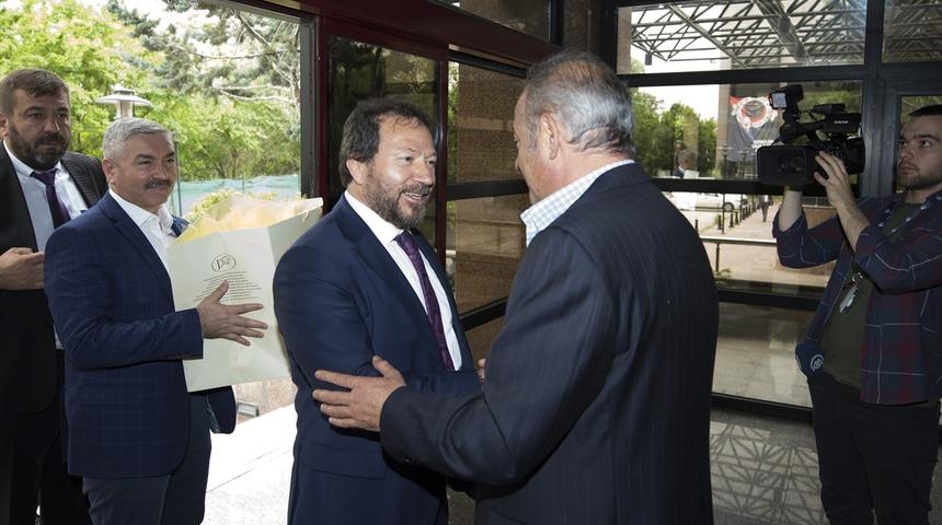 Ankarag&uuml;c&uuml;'nden Gen&ccedil;lerbirliği'ne 'Hoş geldin' ziyareti