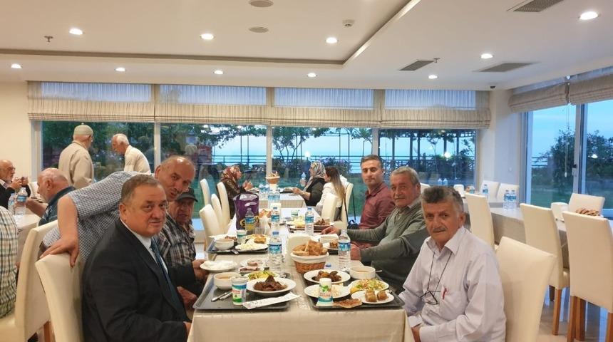 Huzurevi sakinlerini bu Ramazan&rsquo;da da unutmadılar