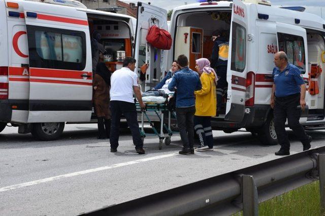 Sakarya’da zincirleme kaza: 6 yaralı