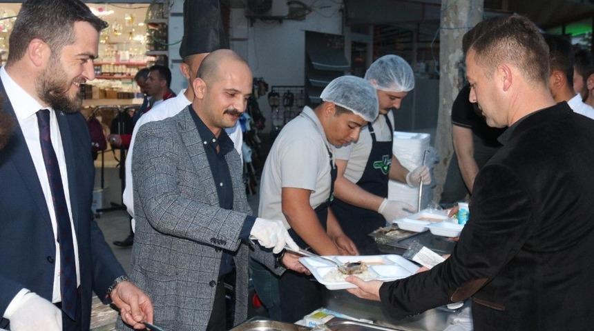 Etimesgut&rsquo;taki iftara rekor katılım