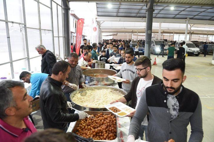Kastamonu Belediyesi’nden 7 bin kişiye iftar G3